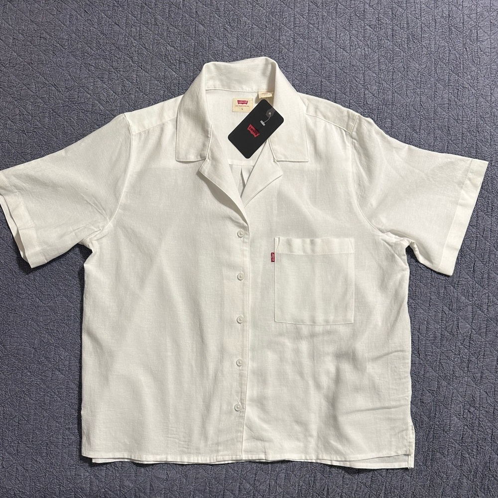 Levi's Women’s Casual White Button Down Shirt NWT